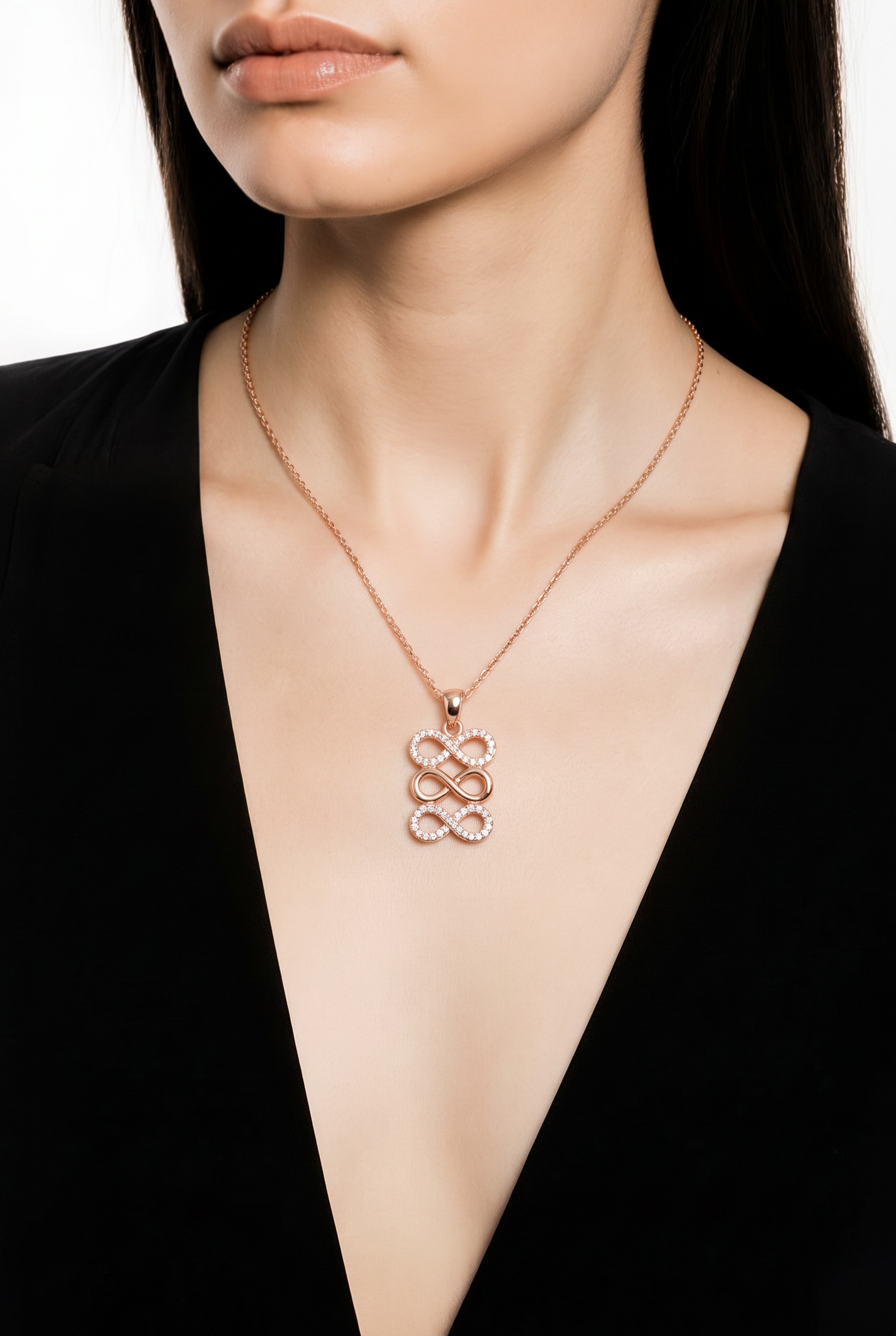 ♾️ Infinity Elegance – Işıltılı Sonsuzluk Kolye